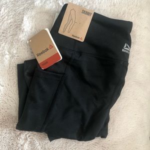 Reebok leggings NWT small black w pockets